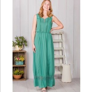 Matilda Jane Women’s Green Medium Down In The Valley Sleeveless Lace Maxi Dress
